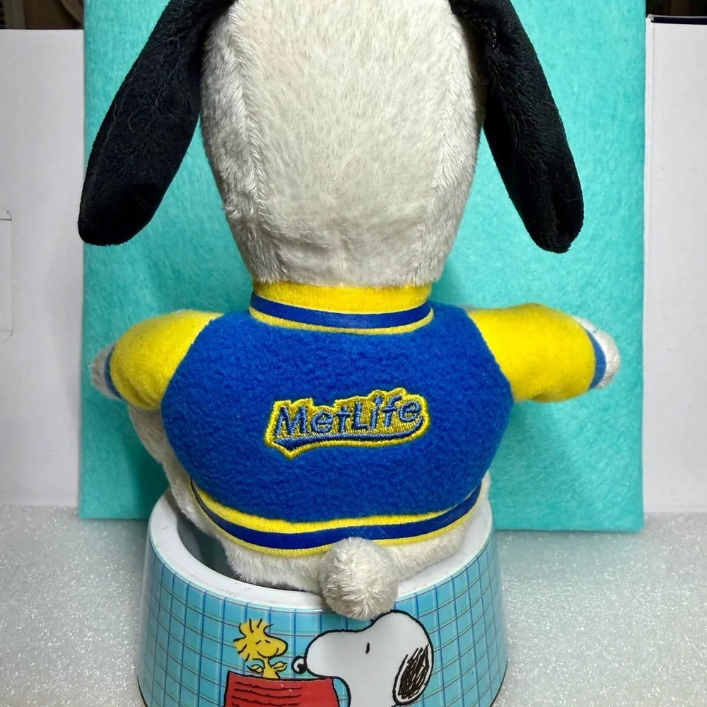 2011 MetLife Snoopy Plush in Letterman Jacket with small Snoopy dog dish - Picture 2 of 6